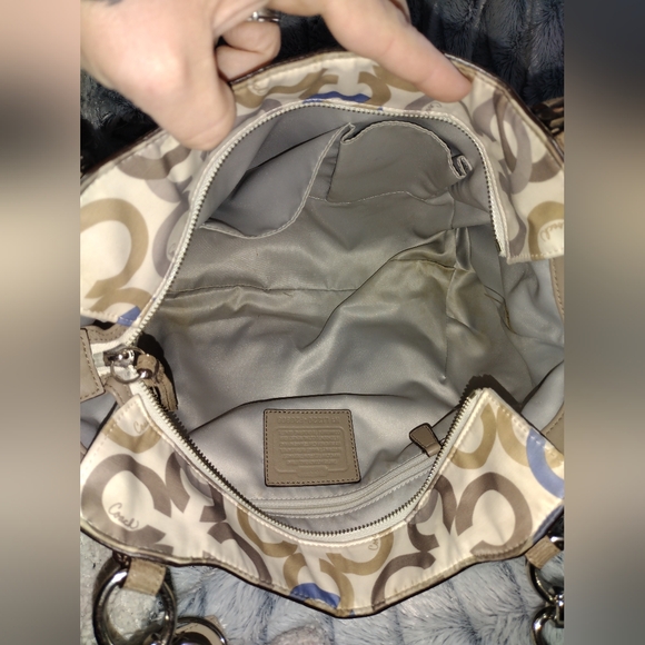 COACH Alexandra Chsin Link Clover Signature C Multicolor Shoulder Bag - Picture 9 of 10